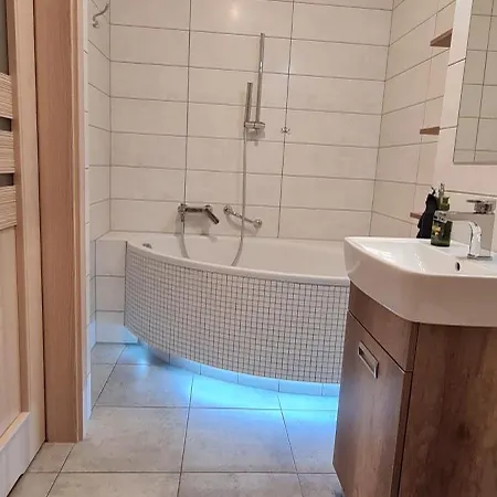 Apartament Z Balkonem I Garazem